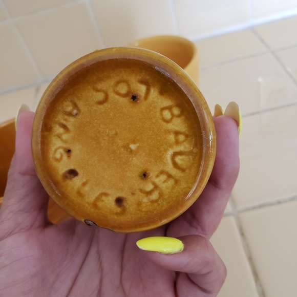 Bauer Pottery ceramic drinking set - Picture 7 of 7